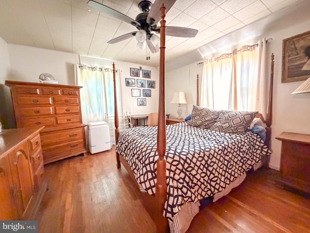 646 AMOSLAND ROAD