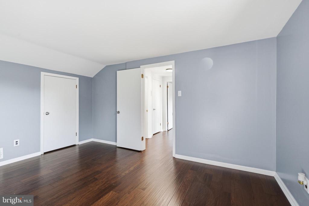 305 SAINT ANDREWS DRIVE