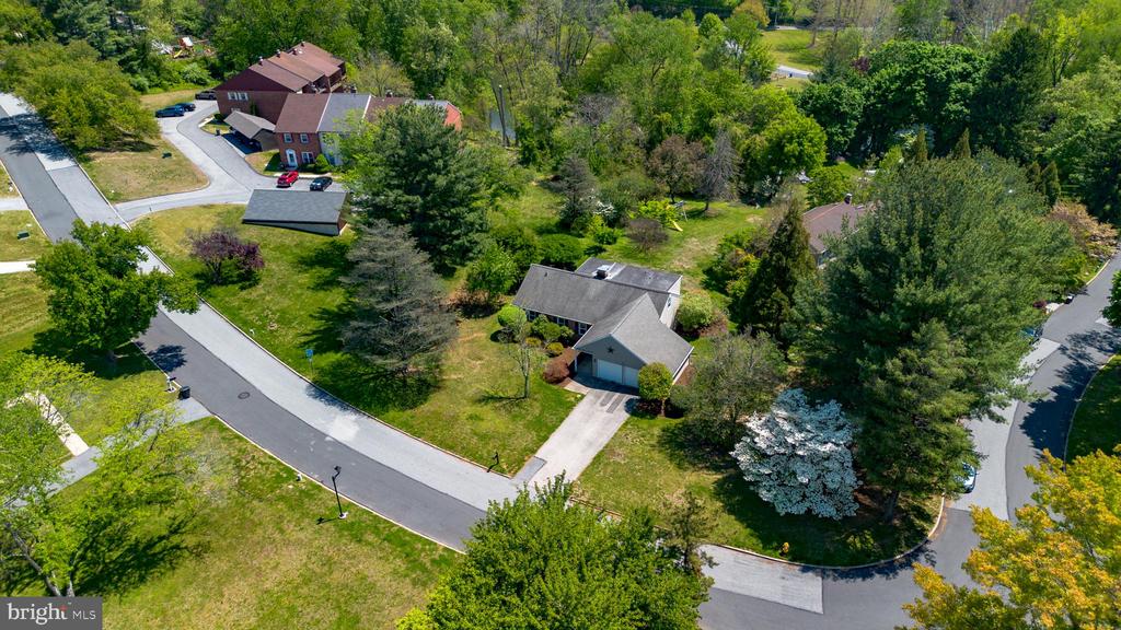 305 SAINT ANDREWS DRIVE