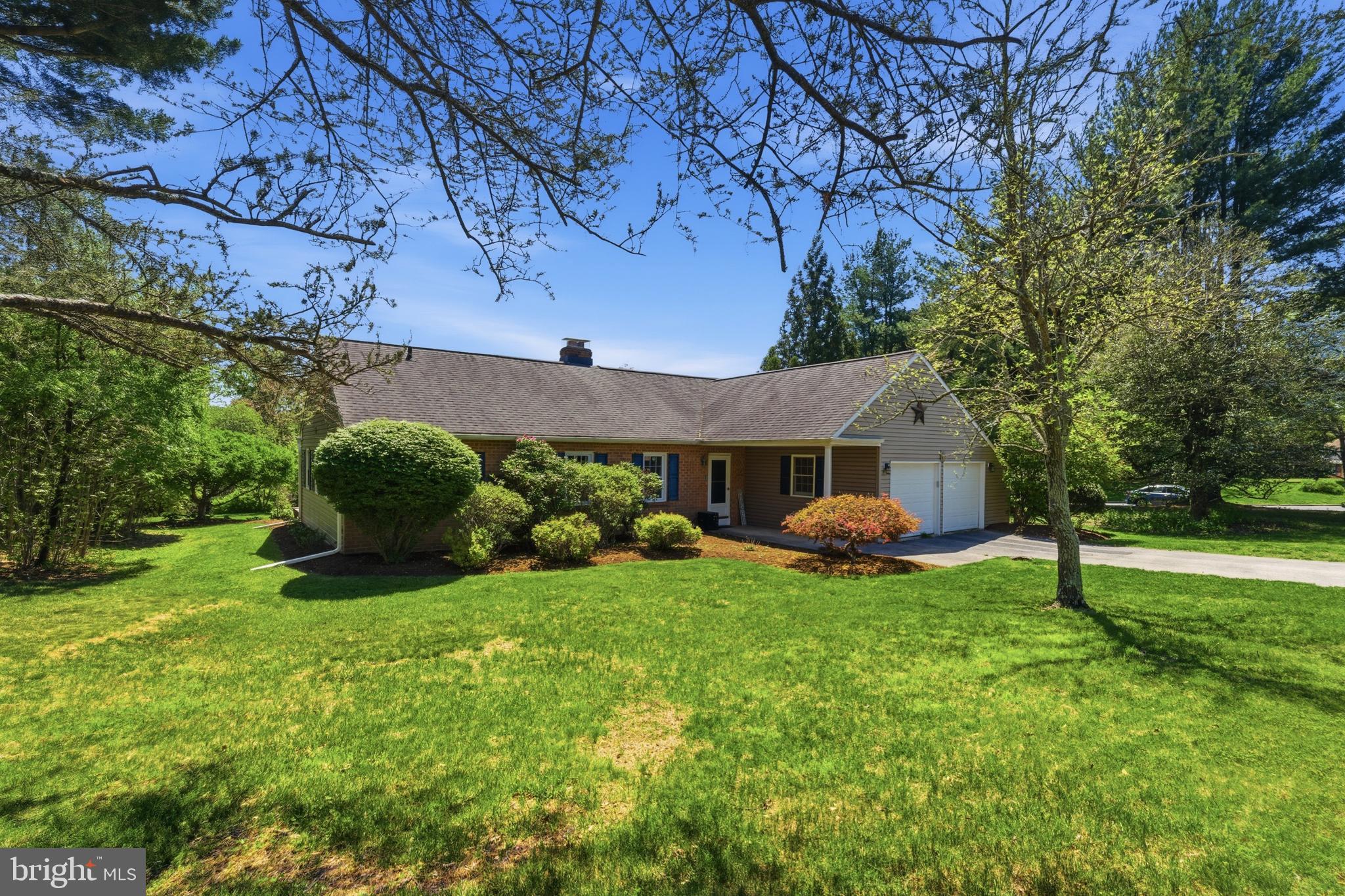305 SAINT ANDREWS DRIVE