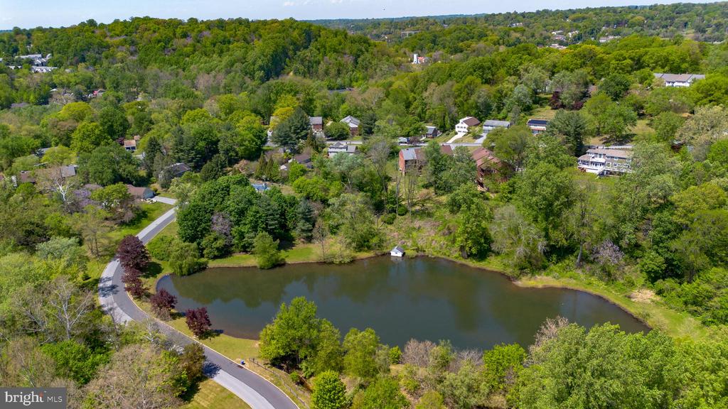 305 SAINT ANDREWS DRIVE