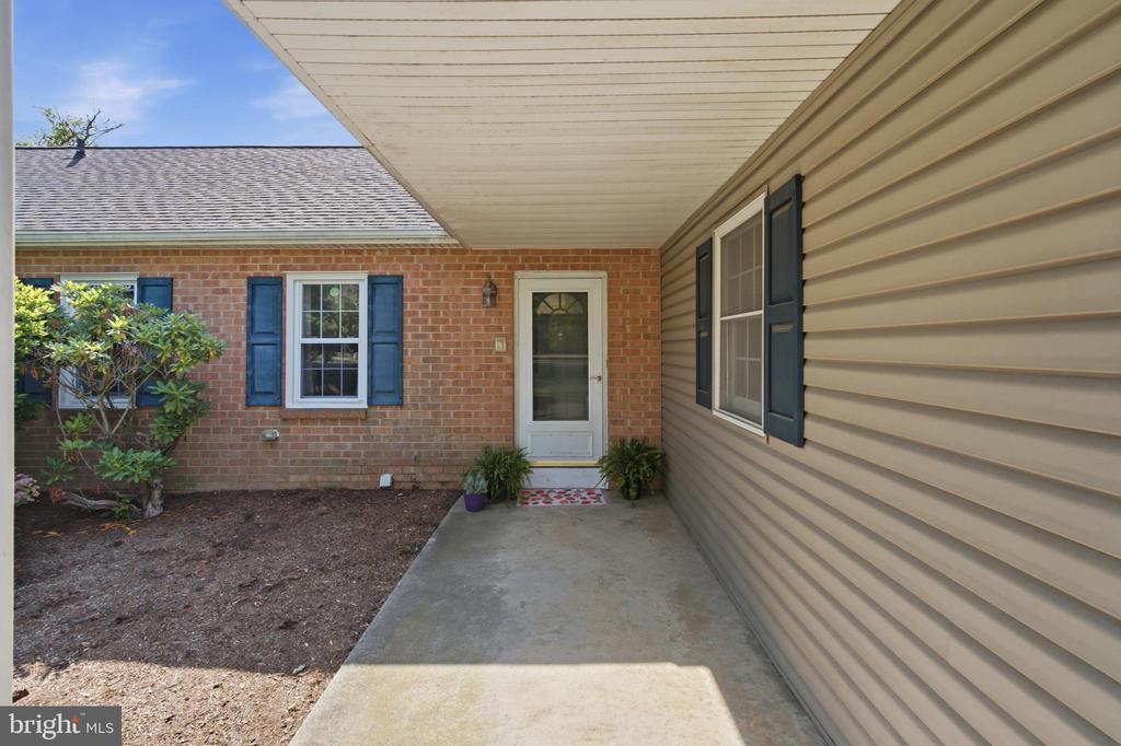 305 SAINT ANDREWS DRIVE