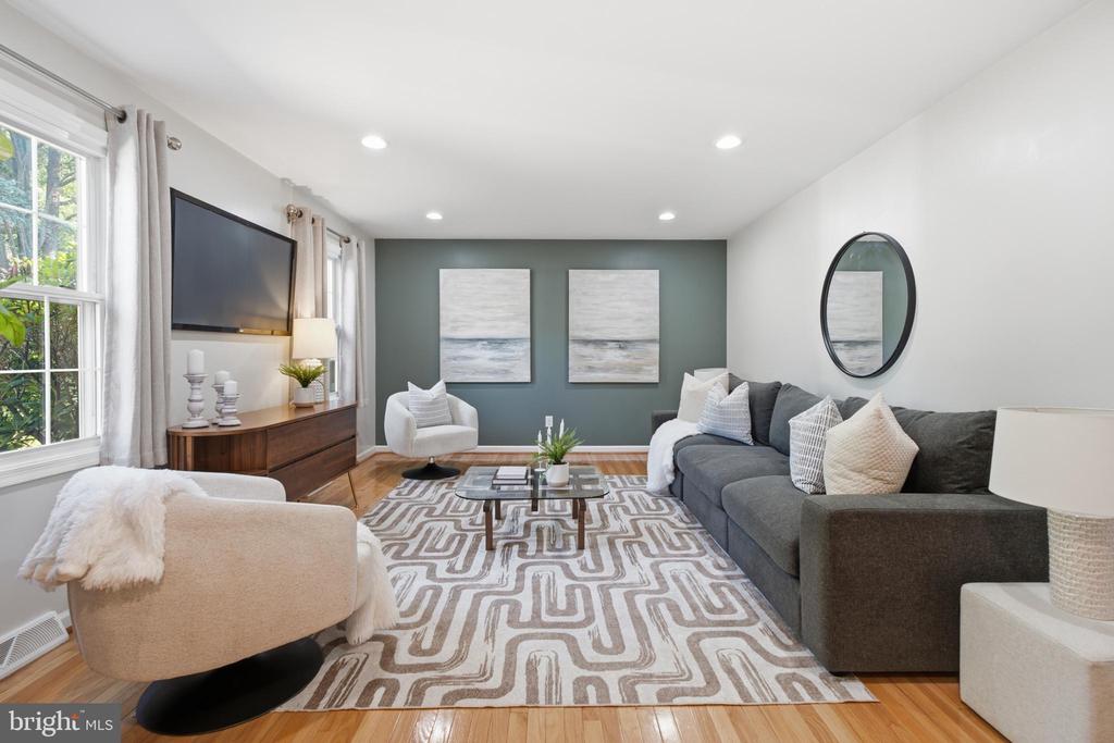 305 SAINT ANDREWS DRIVE