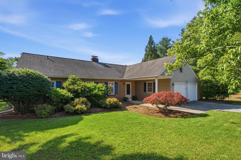 305 SAINT ANDREWS DRIVE