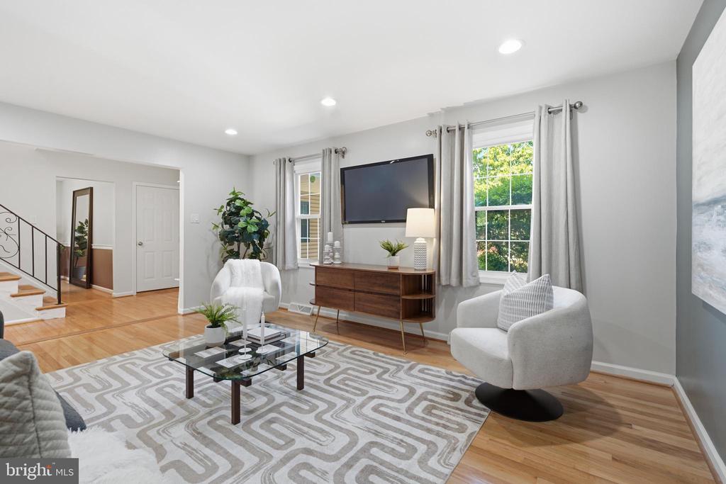 305 SAINT ANDREWS DRIVE