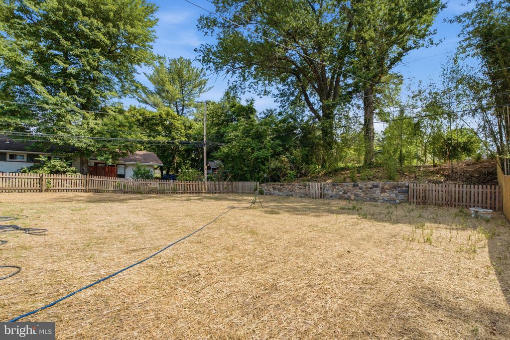 30 MEADOWBROOK LANE