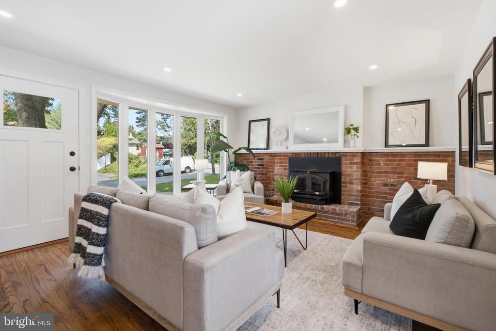 30 MEADOWBROOK LANE