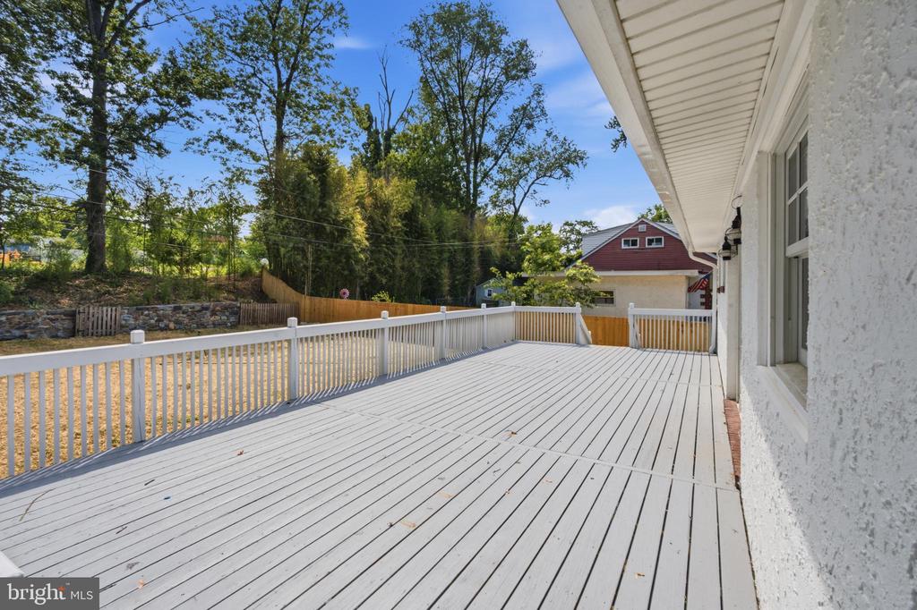 30 MEADOWBROOK LANE