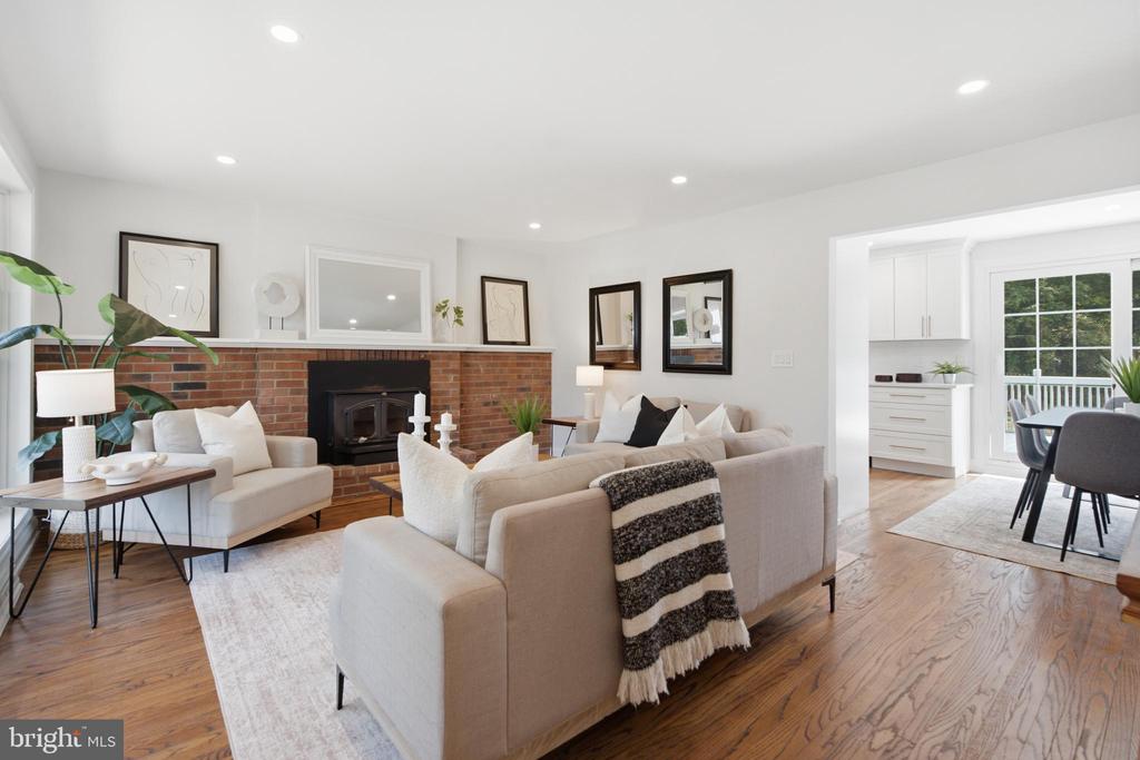 30 MEADOWBROOK LANE