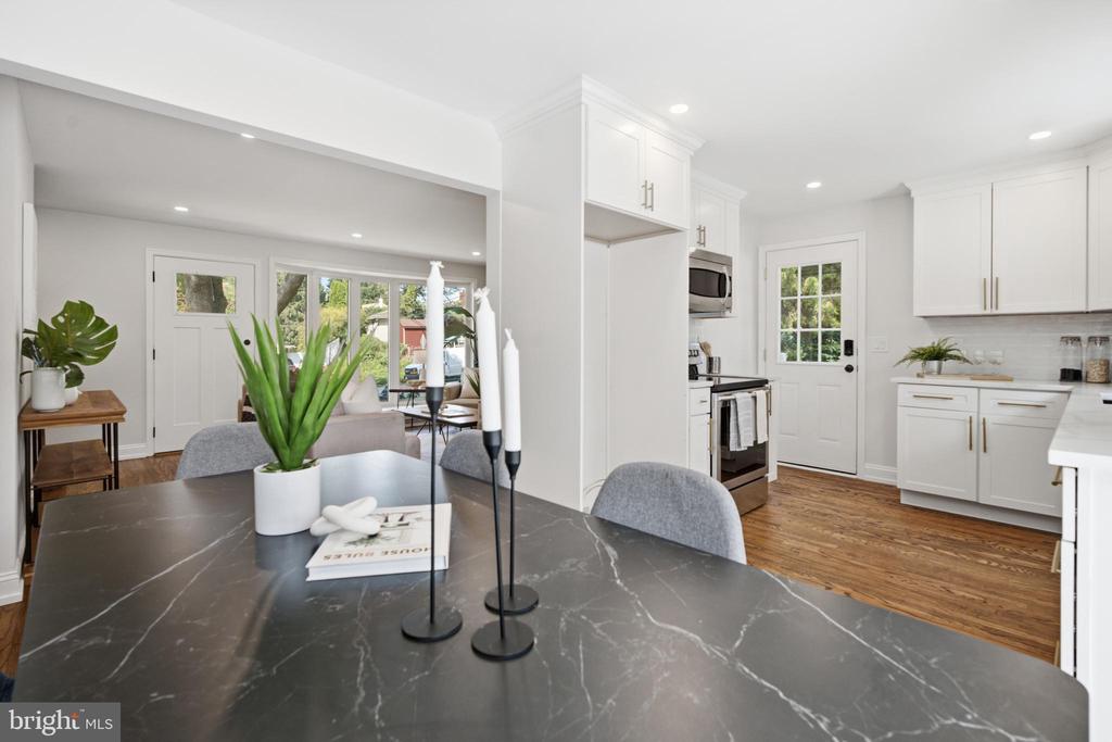 30 MEADOWBROOK LANE