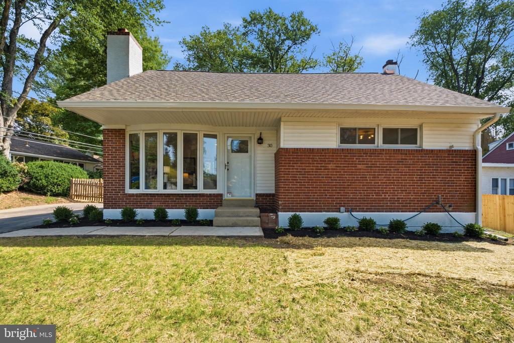 30 MEADOWBROOK LANE