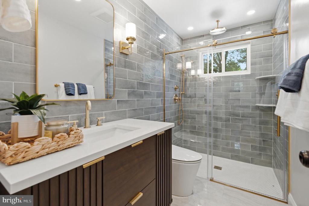 30 MEADOWBROOK LANE