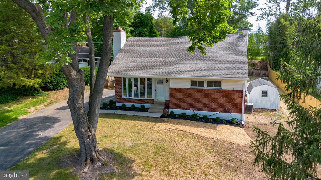 30 MEADOWBROOK LANE