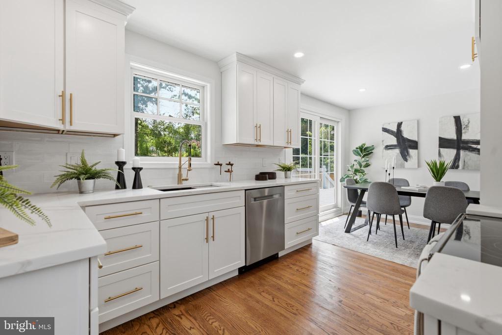 30 MEADOWBROOK LANE