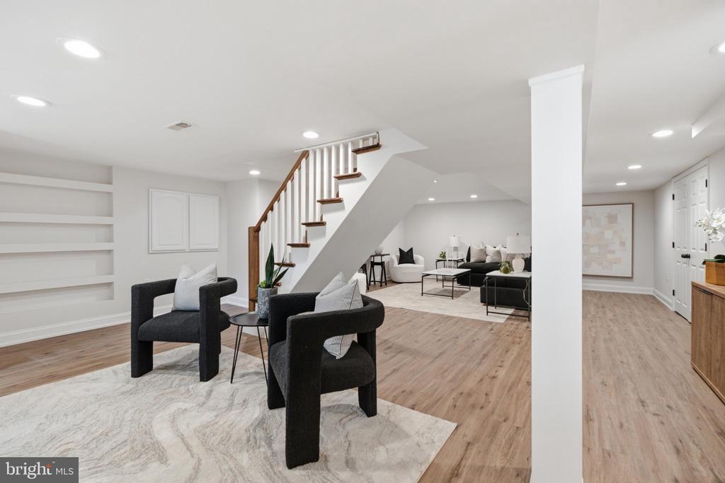 30 MEADOWBROOK LANE