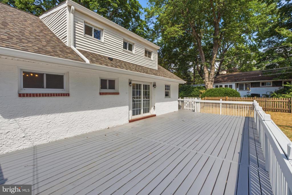30 MEADOWBROOK LANE