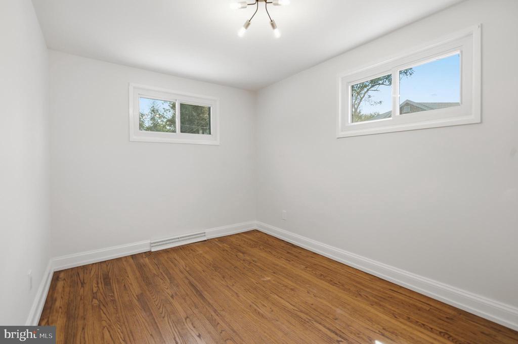 30 MEADOWBROOK LANE