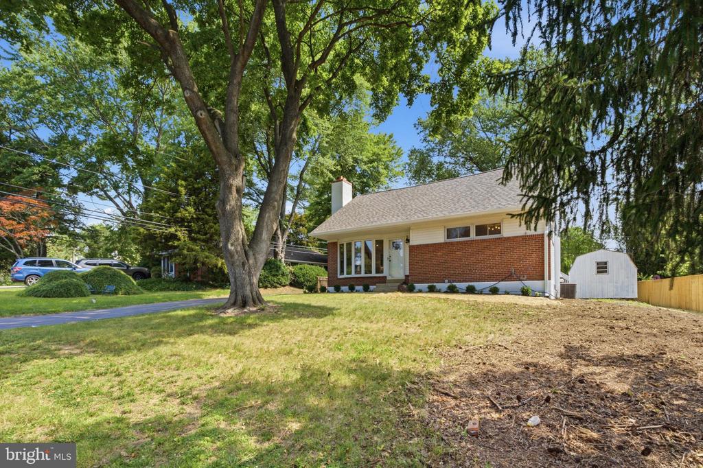 30 MEADOWBROOK LANE