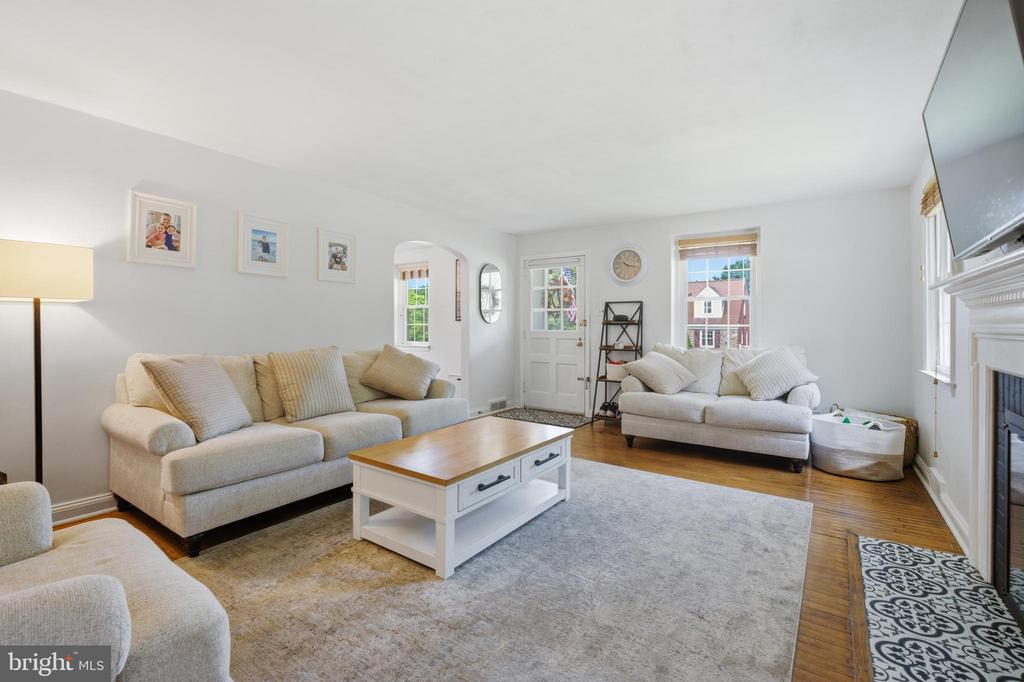 455 GLENDALE CIRCLE