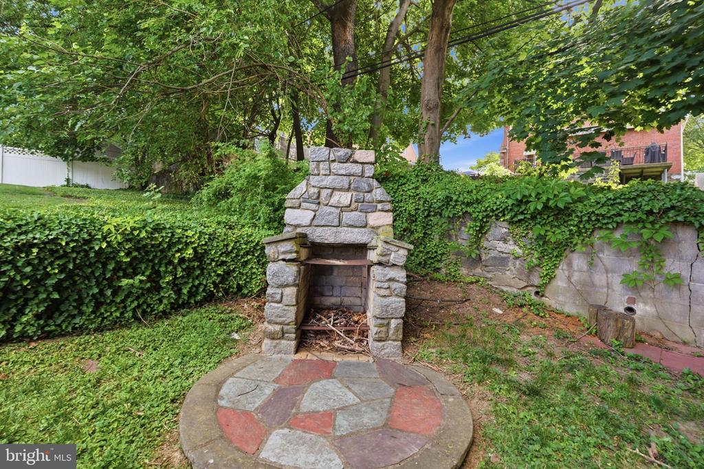 455 GLENDALE CIRCLE