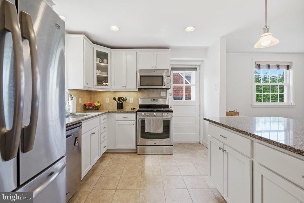 455 GLENDALE CIRCLE