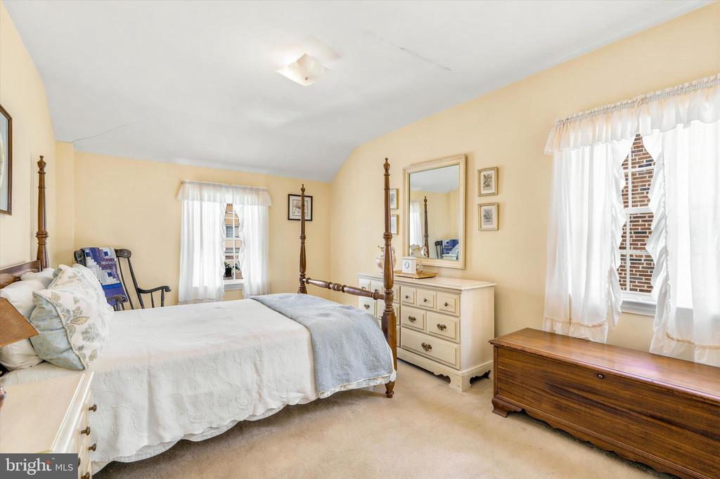 204 FLINTLOCK ROAD