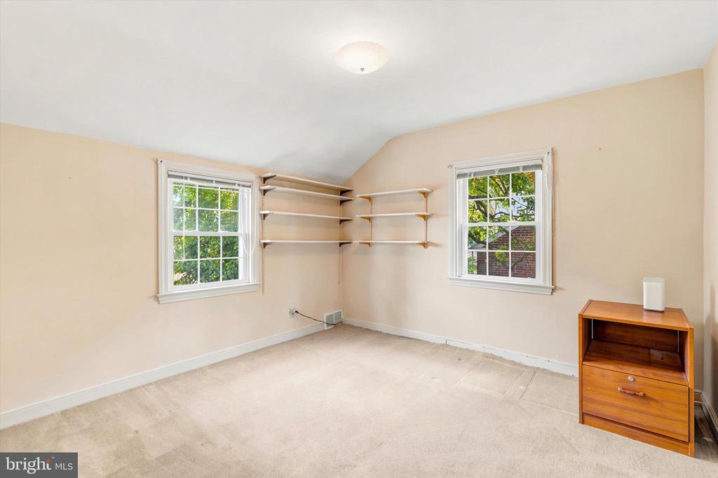 204 FLINTLOCK ROAD