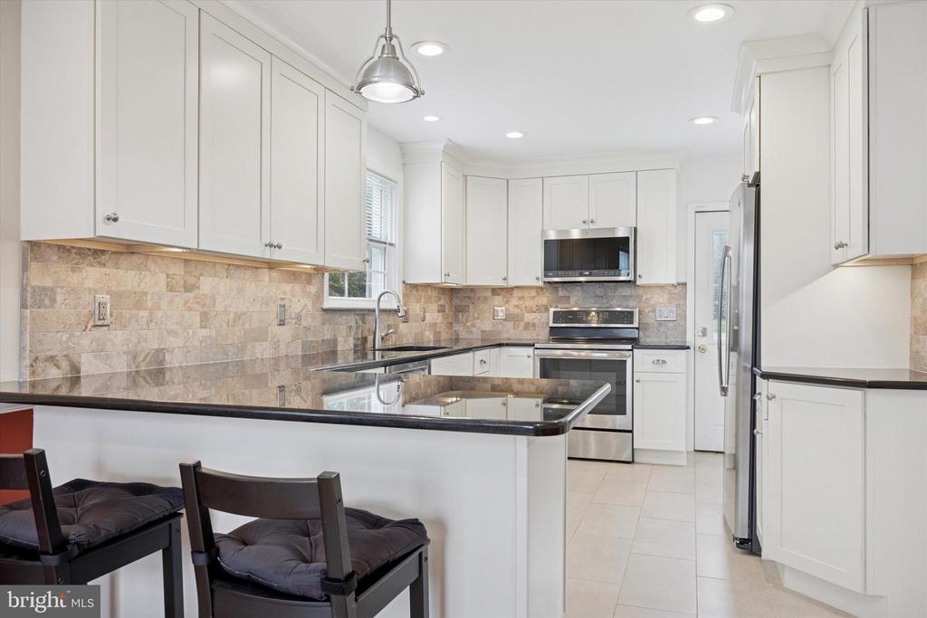 116 WALNUT HILL LANE