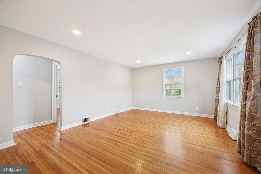 116 WALNUT HILL LANE