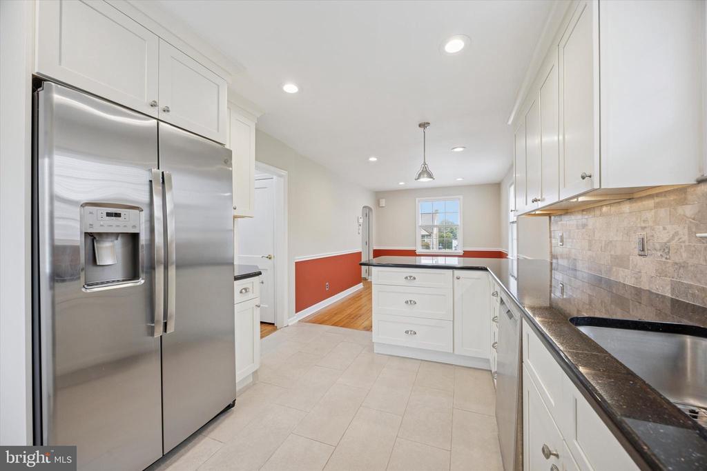 116 WALNUT HILL LANE