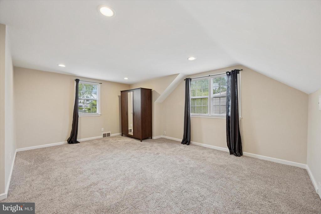 116 WALNUT HILL LANE