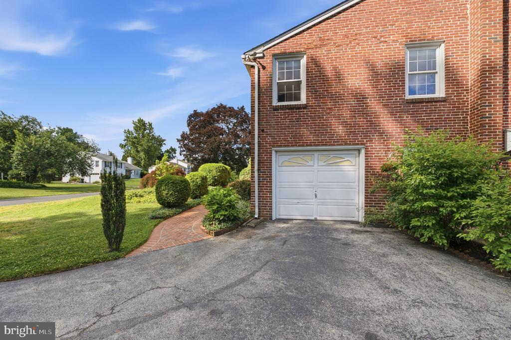 113 LOMBARDY DRIVE
