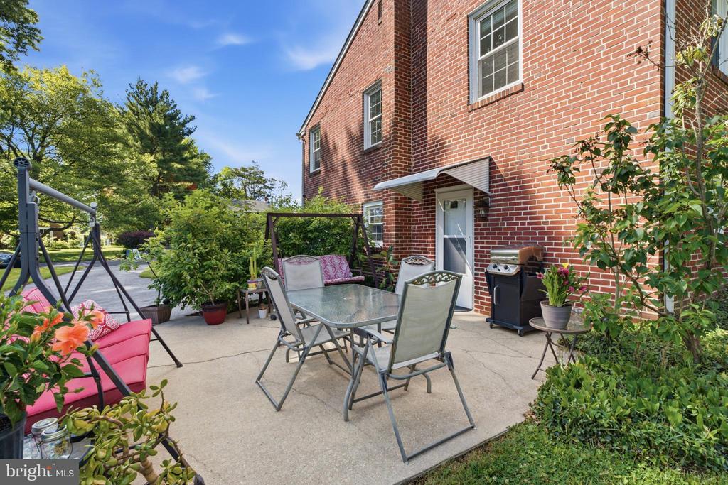 113 LOMBARDY DRIVE