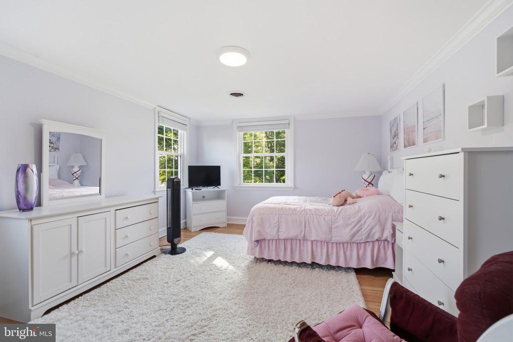 113 LOMBARDY DRIVE