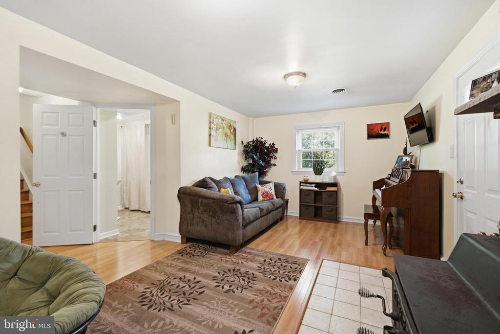 113 LOMBARDY DRIVE