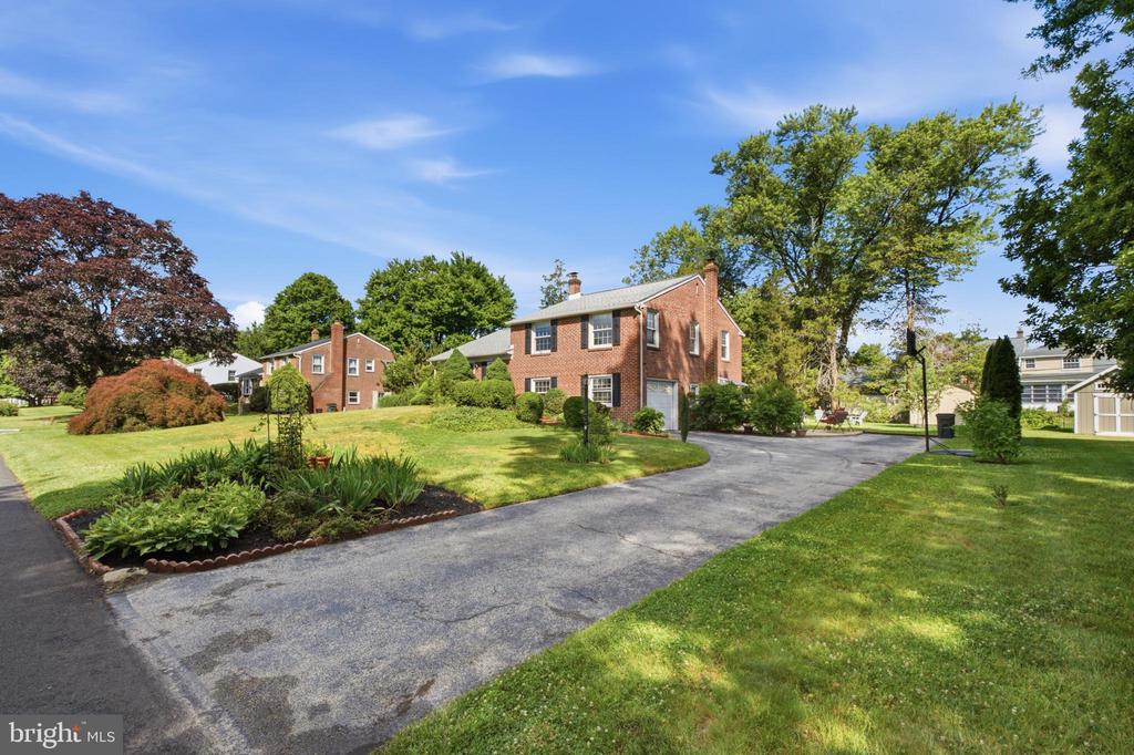 113 LOMBARDY DRIVE