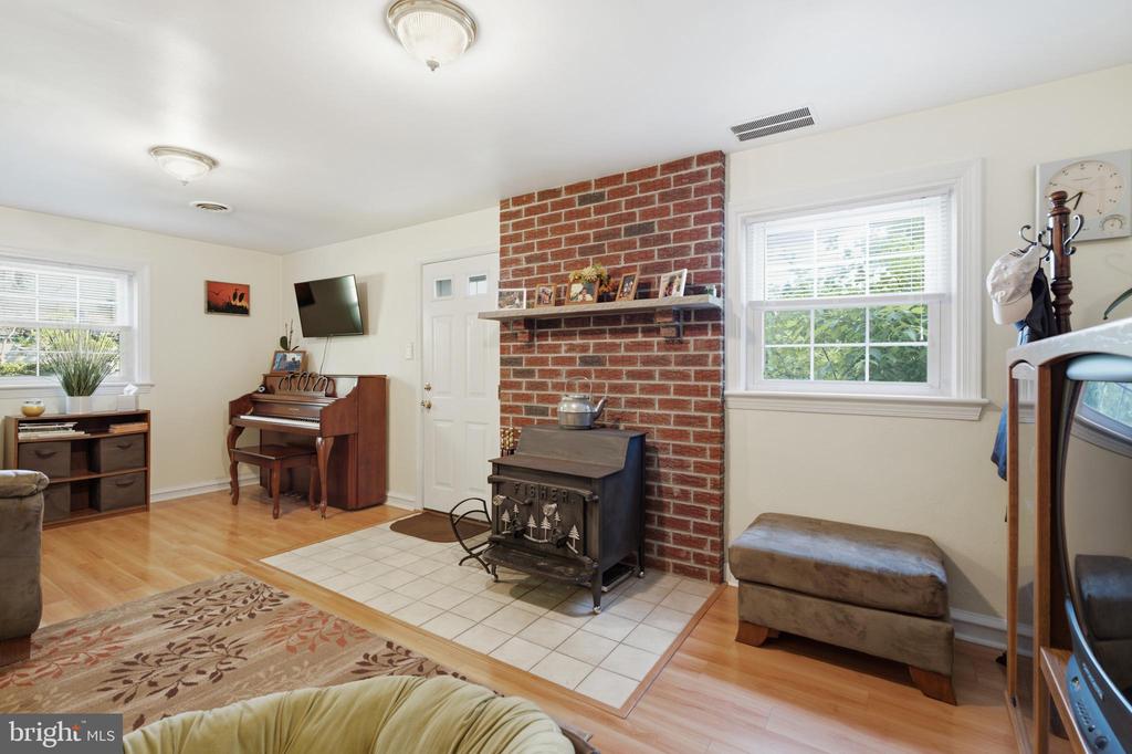 113 LOMBARDY DRIVE