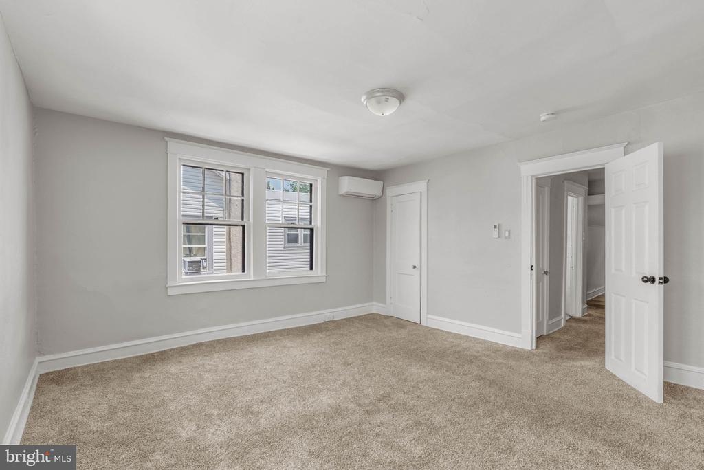 11 OAKLEY ROAD