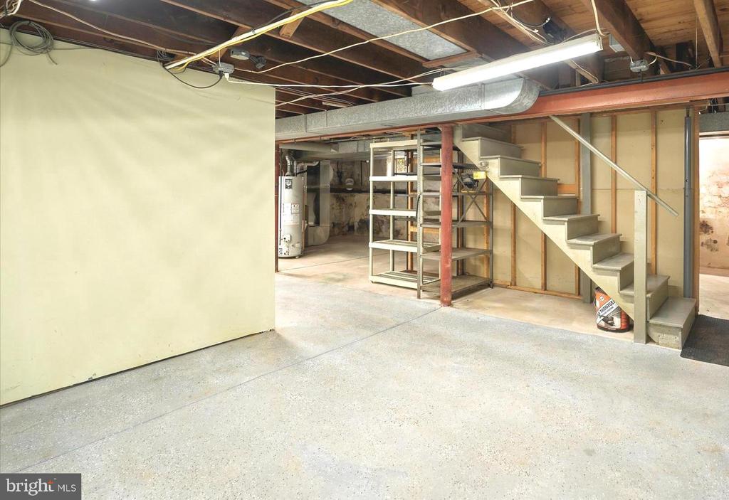 2434 MERWOOD LANE