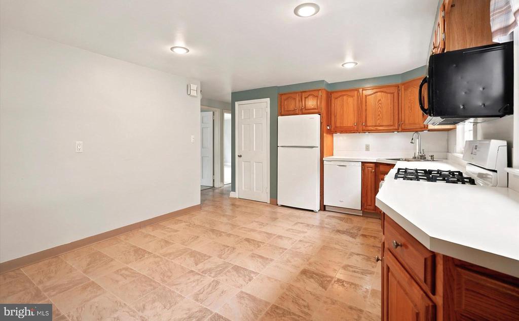 2434 MERWOOD LANE