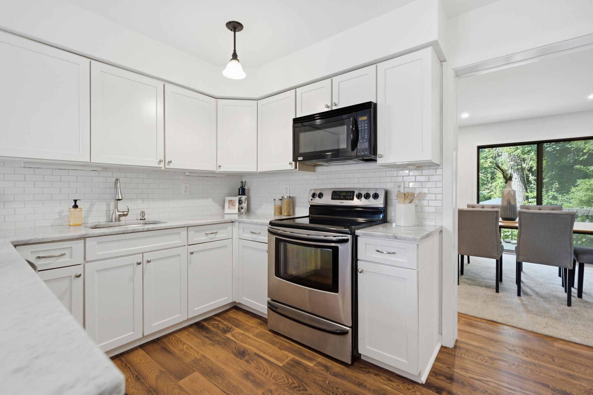 138 MONTROSE AVENUE 26
