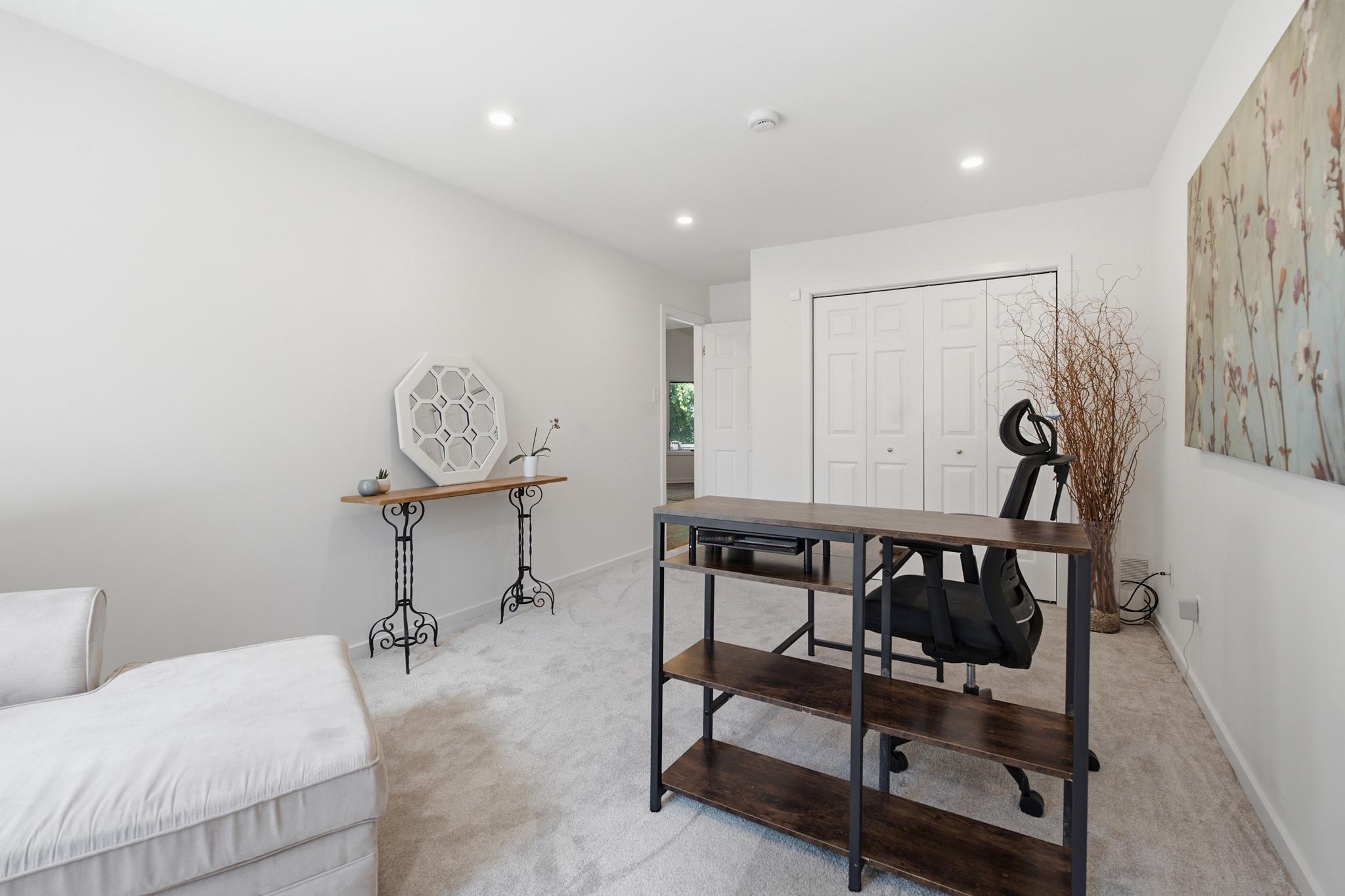 138 MONTROSE AVENUE 26