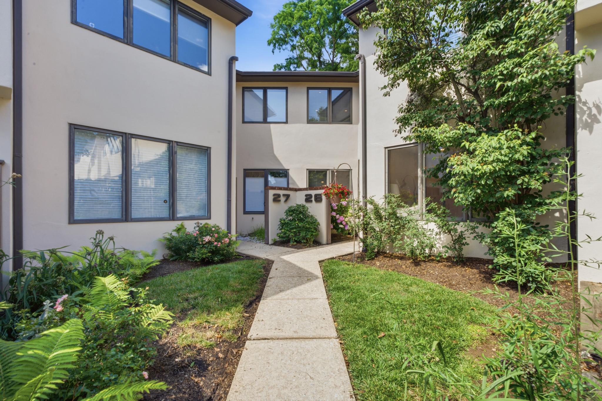 138 MONTROSE AVENUE 26