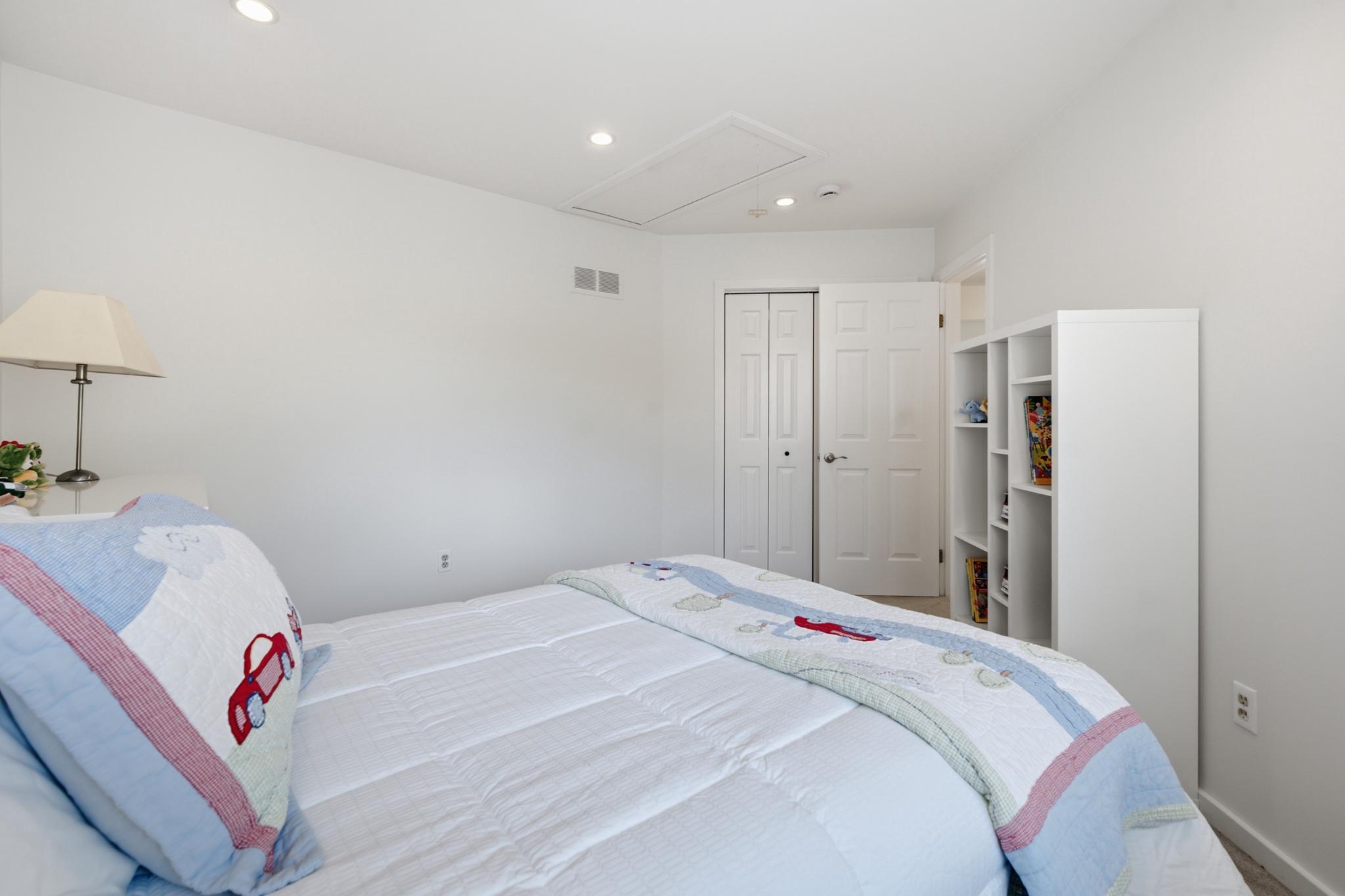 138 MONTROSE AVENUE 26