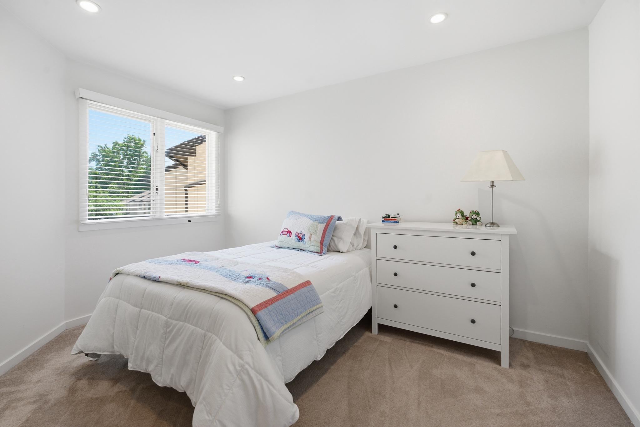 138 MONTROSE AVENUE 26
