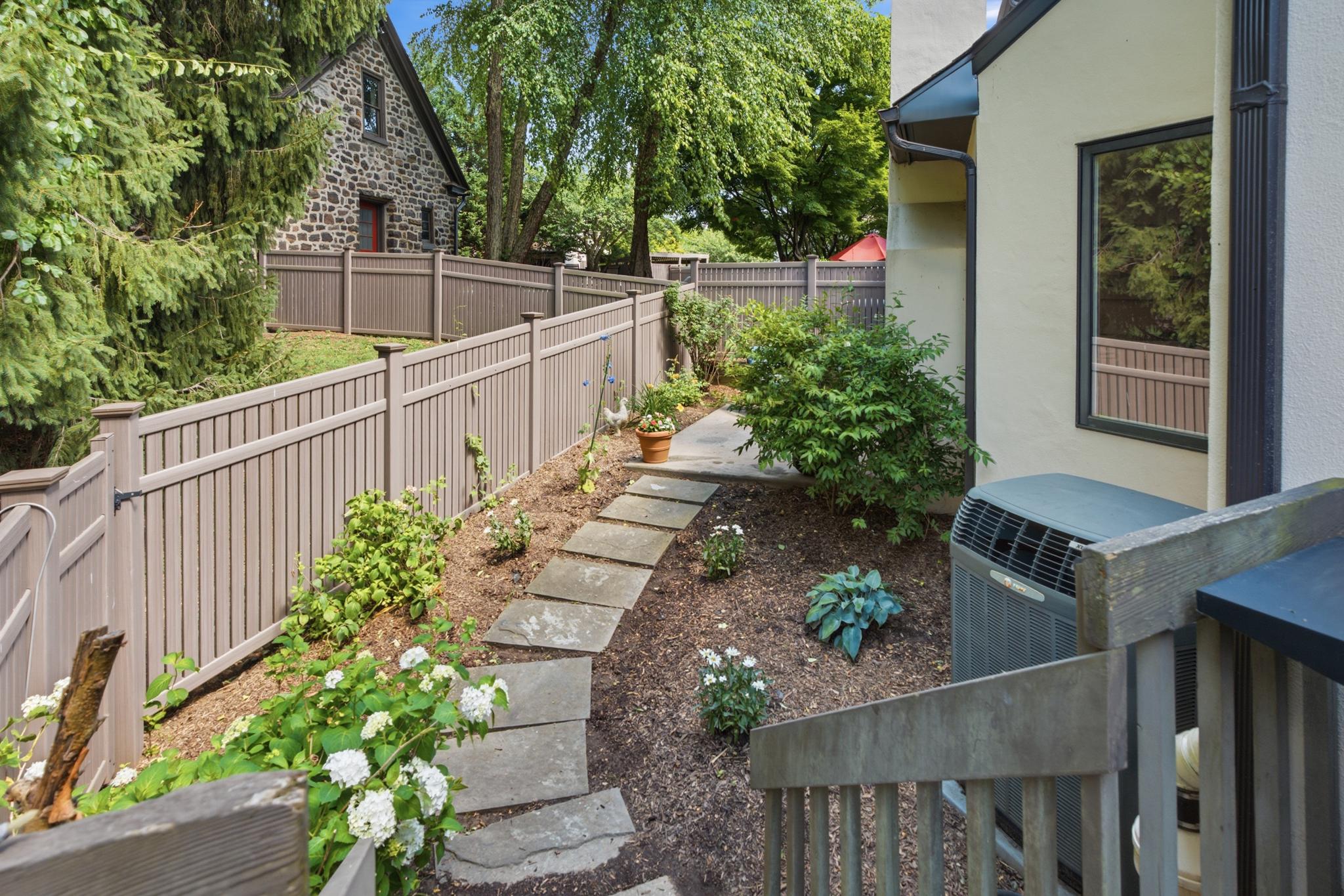 138 MONTROSE AVENUE 26