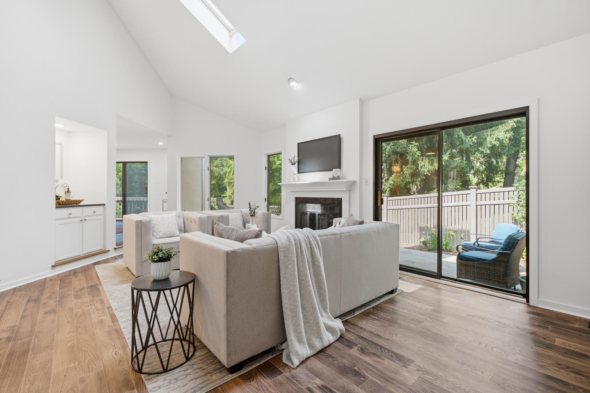 138 MONTROSE AVENUE 26