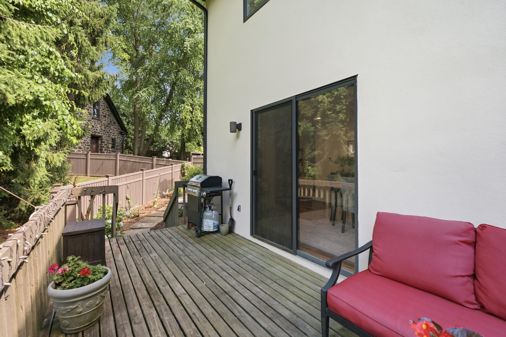 138 MONTROSE AVENUE 26