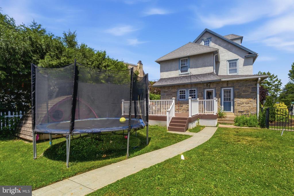 900 CHILDS AVENUE