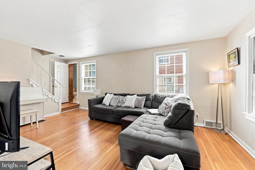 844 BURMONT ROAD